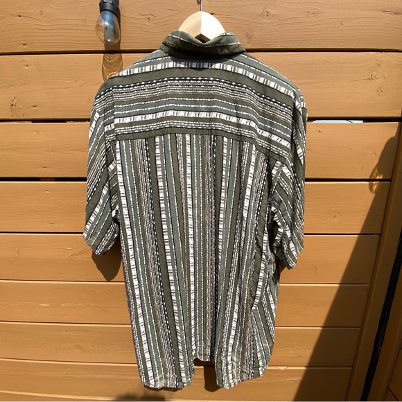 Rayon Summer button down shirt US L - Picture 4 of 4
